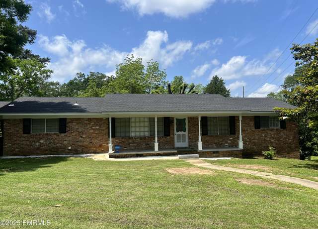 Property at 1007 63rd Pl, Meridian, MS 39307, 3 beds, 2 baths