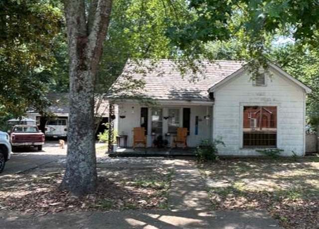 Property at 434 Columbus Ave, Philadelphia, MS 39350, 3 beds, 2 baths