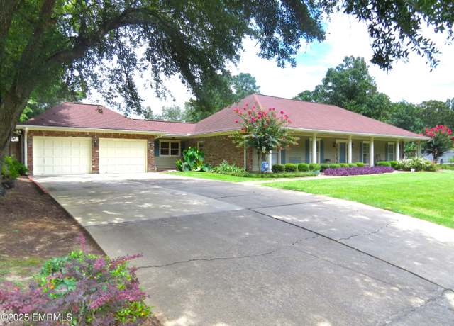 Property at 1316 61st Ct, Meridian, MS 39305, 3 beds, 2.5 baths