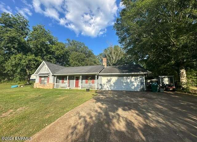 Property at 3512 69th Ave, Meridian, MS 39305, 3 beds, 2 baths