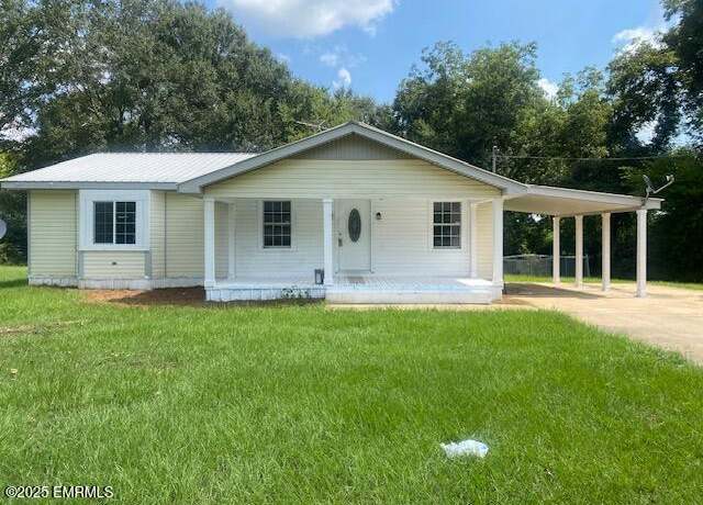 Property at 325 Reeves Ave, Walnut Grove, MS 39189, 3 beds, 2 baths