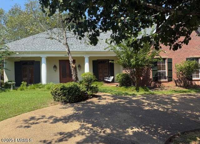 Property at 404 Pinehurst Dr, Meridian, MS 39305, 3 beds, 2.5 baths