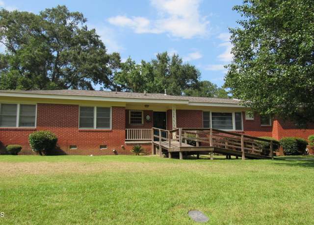 Property at 3816 33rd St, Meridian, MS 39305, 4 beds, 2.5 baths