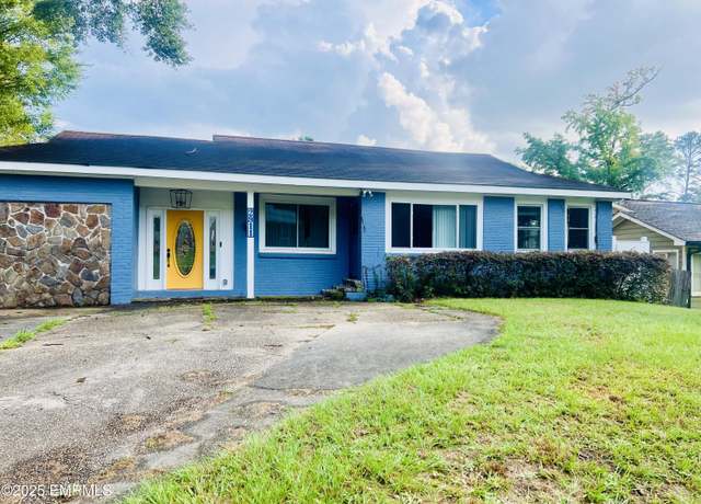 Property at 2911 28th St, Meridian, MS 39305, 3 beds, 2 baths