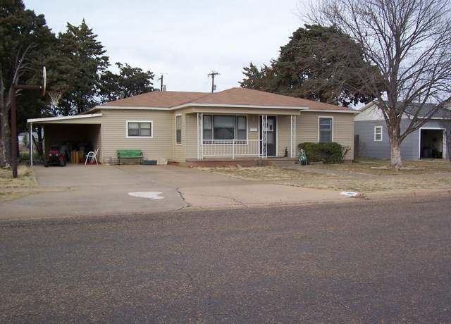 Property at 812 W Lee St, Floydada, TX 79235, 3 beds, 1 bath