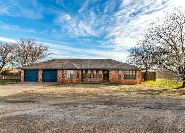 Property at 1418 Ebeling Dr, Plainview, TX 79072, 4 beds, 2 baths