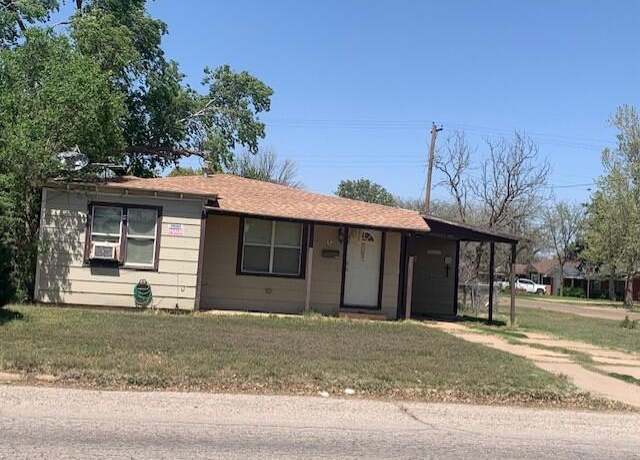 Property at 2900 W 11th, Plainview, TX 79072, 2 beds, 1 bath