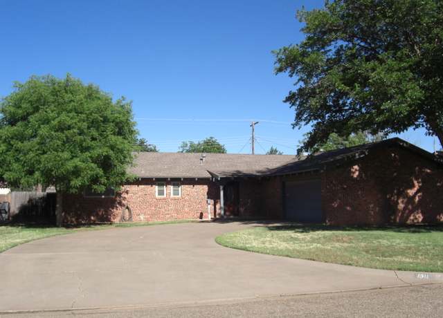 Property at 1311 Floydada, Plainview, TX 79072, 3 beds, 1 bath