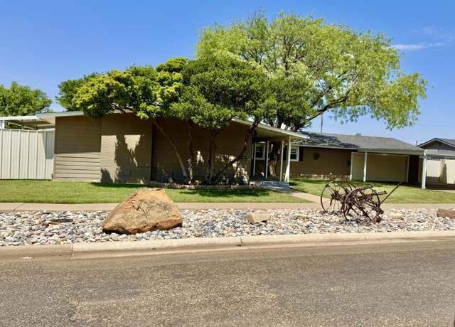 Property at 109 Juanita St, Plainview, TX 79072, 3 beds, 2 baths