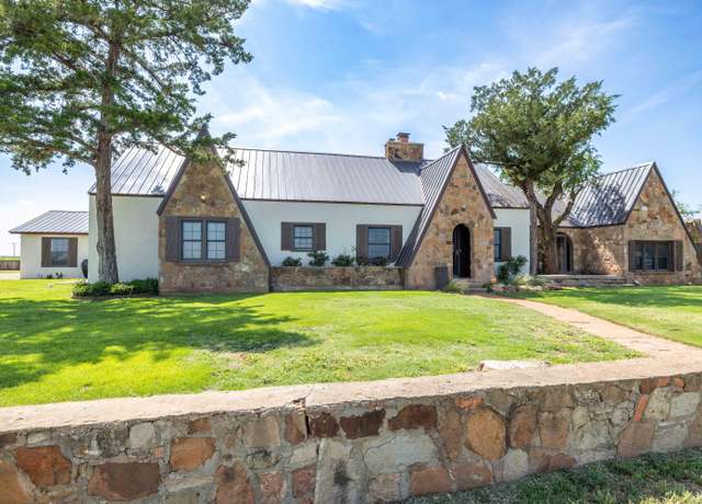 Property at 1322 FM 400, Plainview, TX 79072, 3 beds, 2.5 baths