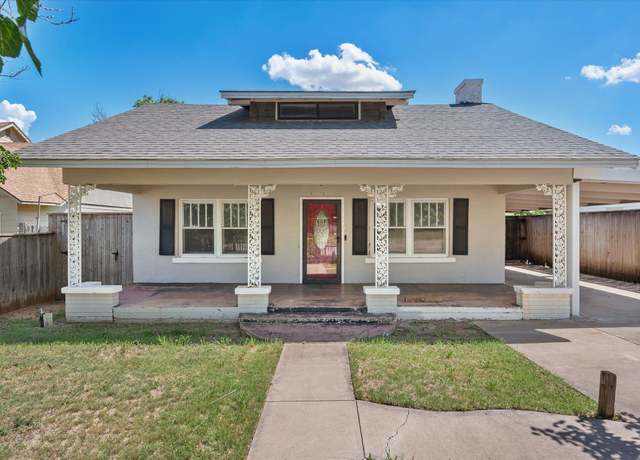 Property at 1105 W 11th, Plainview, TX 79072, 4 beds, 3 baths