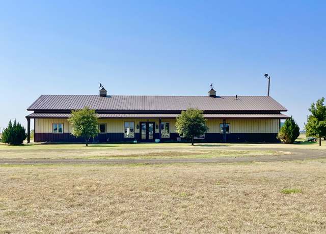 Property at 3301 SW 12th St, Plainview, TX 79072, 5 beds, 3 baths