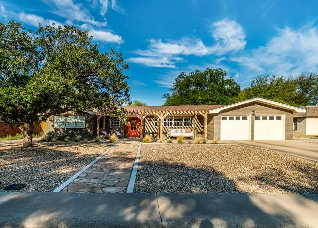 Property at 1203 Xenia St, Plainview, TX 79072, 3 beds, 2 baths