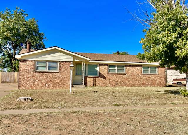Property at 522 W 3rd St, Hale Center, TX 79041, 3 beds, 2 baths