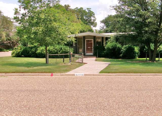 Property at 1008 Holliday Dr, Plainview, TX 79072, 3 beds, 2 baths