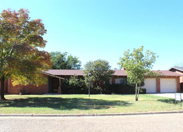 Property at 1109 Floydada, Plainview, TX 79072, 3 beds, 1 bath