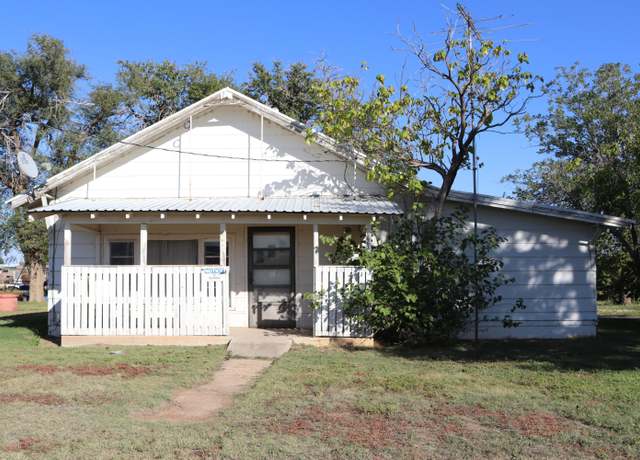 Property at 211 SE 6th St, Lockney, TX 79241, 2 beds, 1 bath