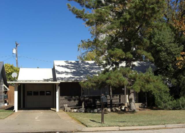 Property at 2010 W 11th, Plainview, TX 79072, 3 beds, 1 bath