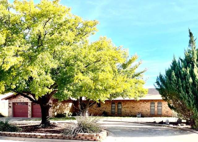 Property at 1308 Yonkers St, Plainview, TX 79072, 3 beds, 2 baths