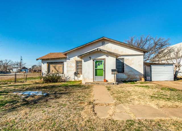 Property at 306 S Armstrong Ave, Tulia, TX 79088, 4 beds, 2 baths