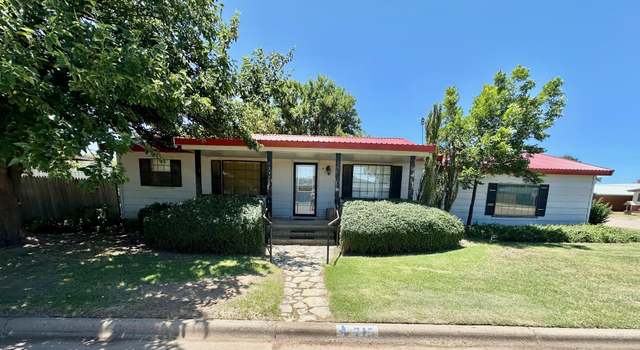 Photo of 715 W Bryant St, Lockney, TX 79241