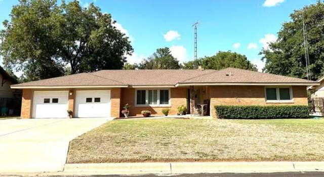Photo of 1106 8th St, Olton, TX 79064