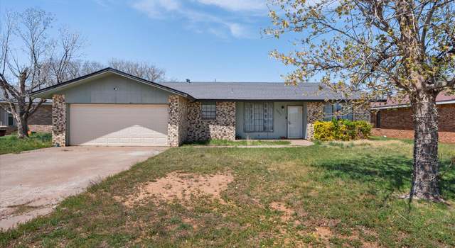 Photo of 2903 Lometa Dr, Plainview, TX 79072