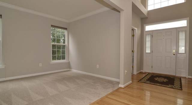 Photo of 704 Sentinel Dr NE, Leesburg, VA 20176