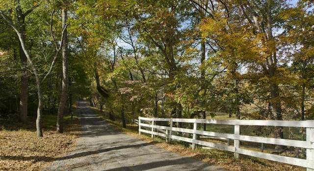 Photo of 1929 Hunter Mill Rd, Vienna, VA 22182