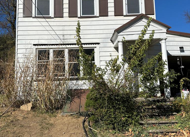 Property at 253 Standing Stone Ave, Huntingdon, PA 16652, 2 beds, 1 bath