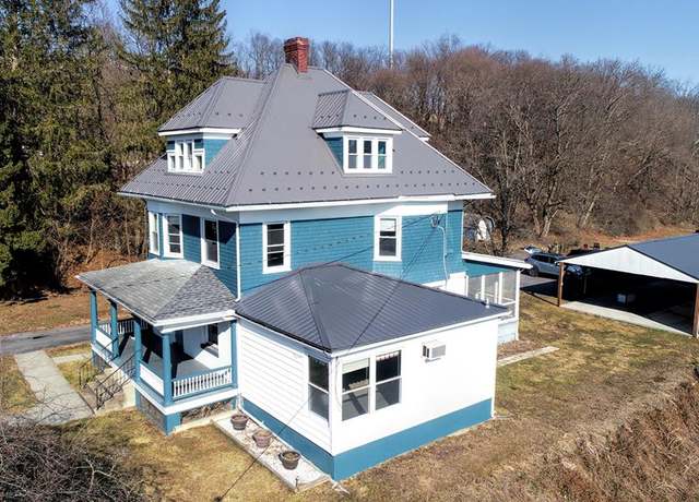 Property at 814 5th St, Huntingdon, PA 16652, 5 beds, 2.5 baths