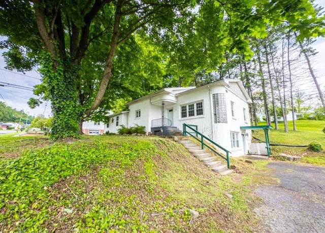 Property at 2 Woodbine Rd, Lewistown, PA 17004, 3 beds, 1.5 baths