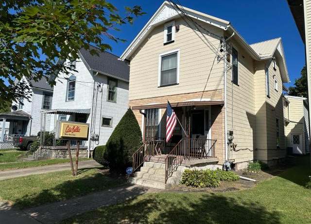 Property at 814 Pennsylvania Avenue West Ave, Warren, PA 16365, 2 beds, 2.5 baths