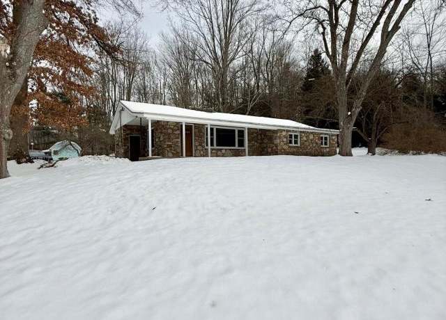 Property at 17 Eaton Dr, Clarendon, PA 16313, 3 beds, 1 bath