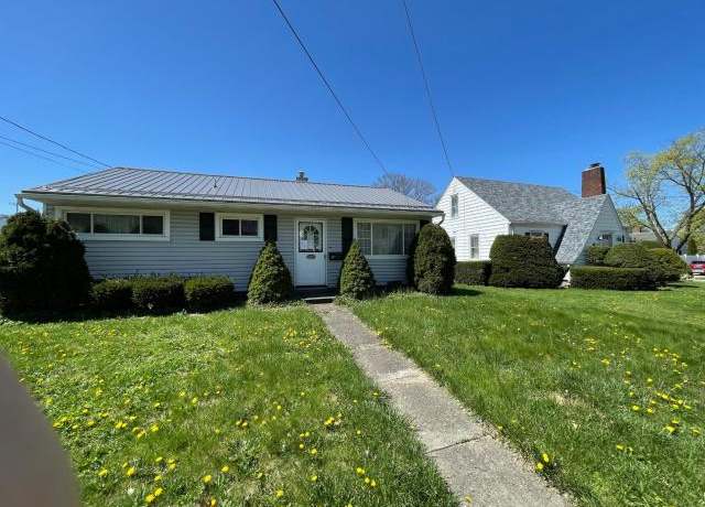Property at 1202 Madison Ave, Warren, PA 16365, 3 beds, 1 bath