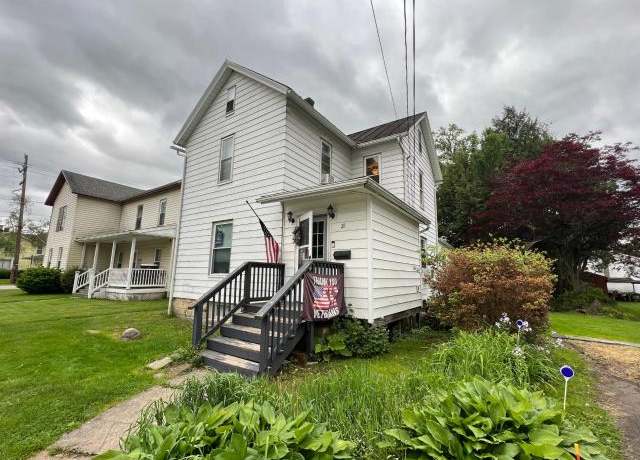 Property at 28 Walnut St, Warren, PA 16365, 4 beds, 2 baths