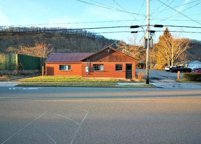 Property at 1408 Pennsylvania Ave, Warren, PA 16365, 0.5 baths
