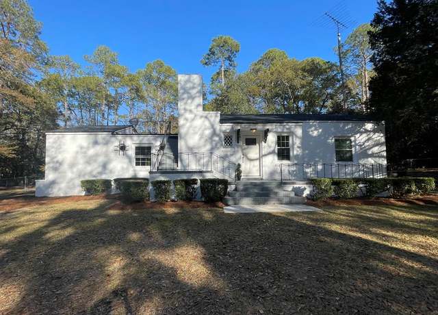 Property at 1941 South Main St, Moultrie, GA 31768, 2 beds, 2 baths