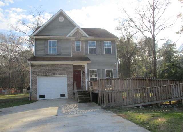 Property at 1104 James Cross Ave, Albany, GA 31701, 4 beds, 3 baths