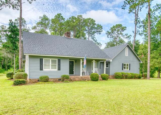 Property at 100 Wacamaw Rd, Moultrie, GA 31788, 4 beds, 3 baths