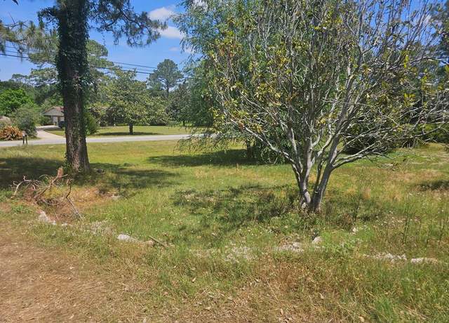 Property at 303 Clubview Dr, Moultrie, GA 31768