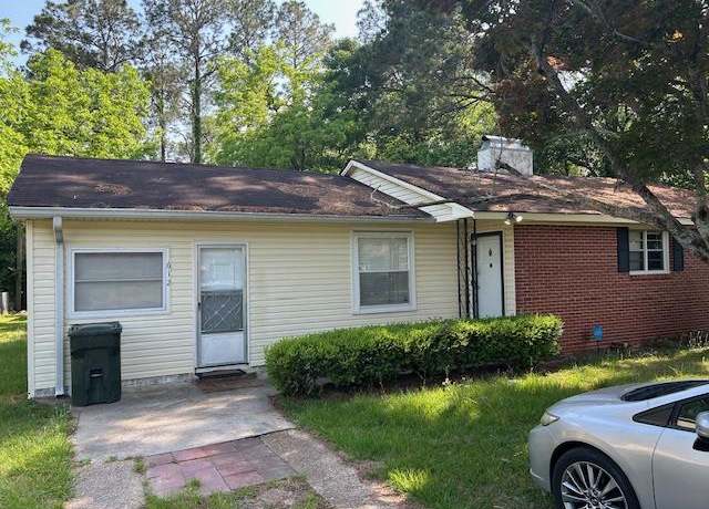 Property at 612 Coventry Cir, Moultrie, GA 31768, 3 beds, 2 baths