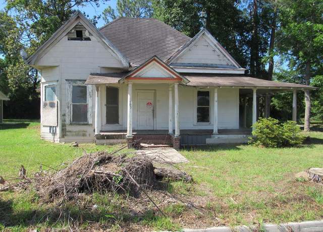 Property at 302 4th Ave Ave SE, Moultrie, GA 31768, 3 beds, 1 bath