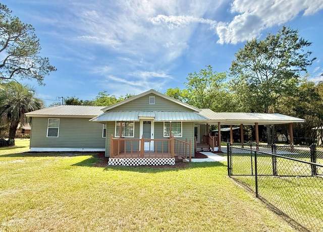 Property at 1011 7th St St NW, Moultrie, GA 31768, 3 beds, 2 baths