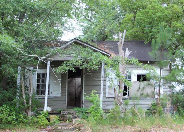 Property at 608 7th Ave Ave SE, Moultrie, GA 31768, 1 bed, 1 bath