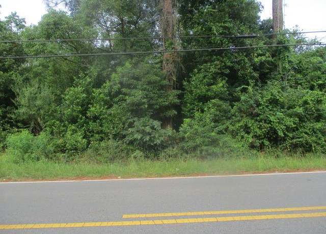 Property at 2409 Sylvester Dr, Moultrie, GA 31768