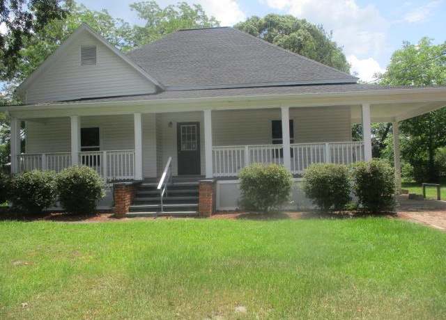 Property at 518 4th St. St NE, Cairo, GA 39828, 3 beds, 1.5 baths