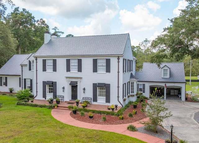 Property at 1310 S Main St, Moultrie, GA 31768, 6 beds, 4.5 baths