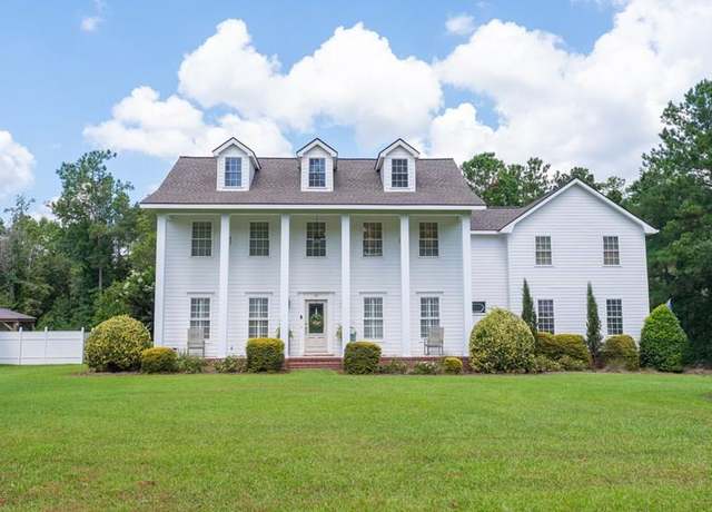 Property at 39 Hummingbird Rd, Moultrie, GA 31768, 4 beds, 4.5 baths