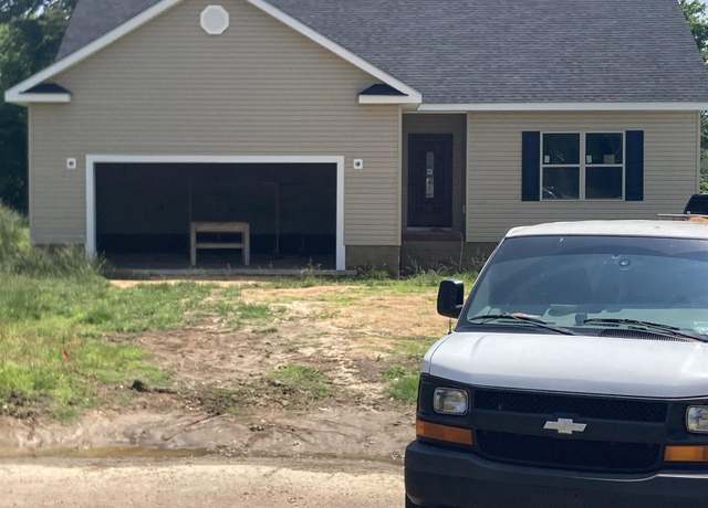 Property at 4400 Countrywood St, Union City, TN 38261, 3 beds, 2 baths